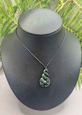 ​New Zealand Greenstone Pounamu Twist with Korus  T52