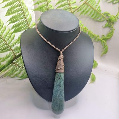 New Zealand Greenstone Pounamu lashed Roimata Drop Pendant RAB09