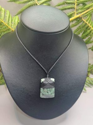 New Zealand Greenstone Pounamu Hei Toki Pendant  RY81