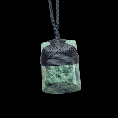 New Zealand Greenstone Pounamu Hei Toki Pendant  RY81