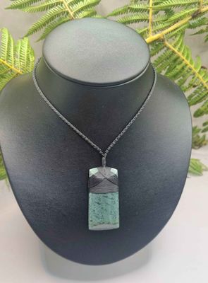 New Zealand Greenstone Pounamu Hei Toki Pendant  RY89