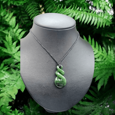 New Zealand Greenstone Pounamu  Pikorua Double Twist Pendant OB 002