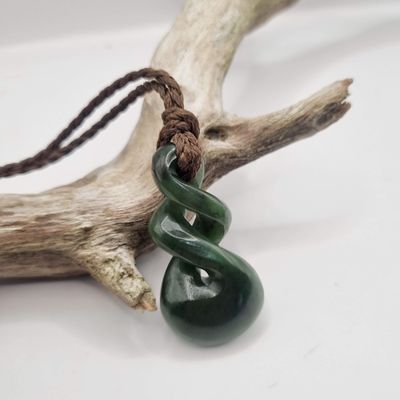 NZ Greenstone Pounamu Pikorua Double Twist Necklace  TW600