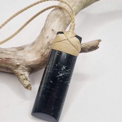 New Zealand Greenstone Pounamu Toki Necklace RD 41