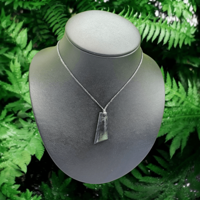 New Zealand Greenstone Pounamu Hei Toki 0400