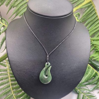 New Zealand Greenstone Pounamu Hei Matau Fish Hook MAT01
