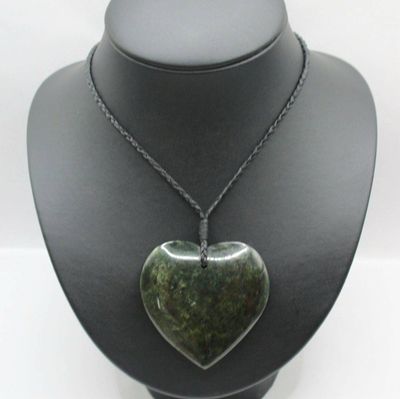 NZ Greenstone Pounamu Heart Necklace HT041