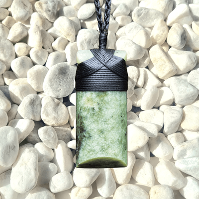 New Zealand Greenstone Inanga Pounamu Toki Necklace IN 003