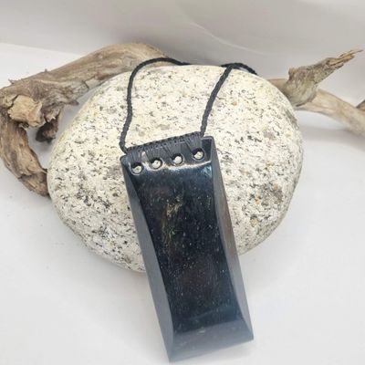 New Zealand Greenstone Bowenite Pounamu XXL Hei Toki Necklace