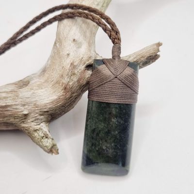 New Zealand Greenstone Pounamu Toki Necklace TR170