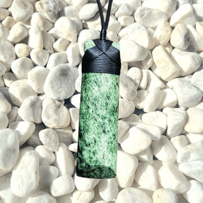 NZ Greenstone Inanga Pounamu Toki Necklace IN 505