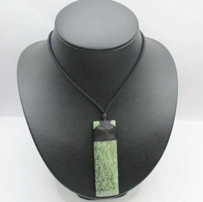 New Zealand Greenstone Inanga Pounamu Toki Necklace IN 502