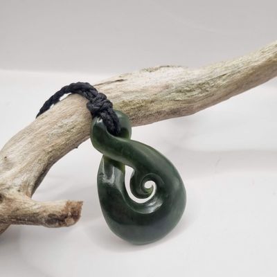 ​NZ Greenstone Pounamu Twist with Koru Necklace T80