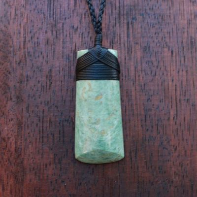 New Zealand Greenstone Pounamu Hei Toki Pendant  KP 701