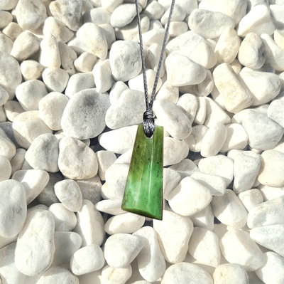NZ Jade Greenstone Pounamu Hei Toki Necklace TS 001
