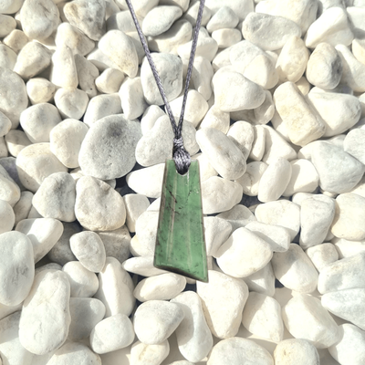 NZ Jade Greenstone Pounamu Hei Toki Necklace TS 002