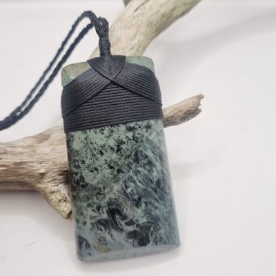 NZ Greenstone Pounamu Toki Necklace  RY77