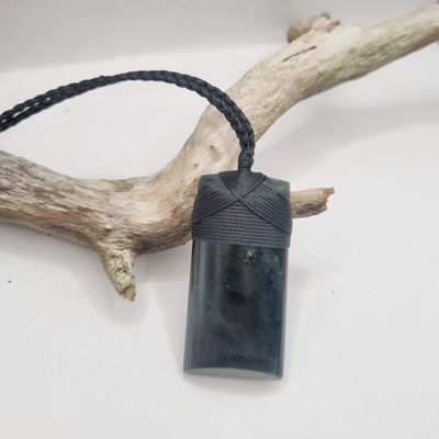 NZ Greenstone Kawakawa Pounamu Toki Necklace  TSR 901