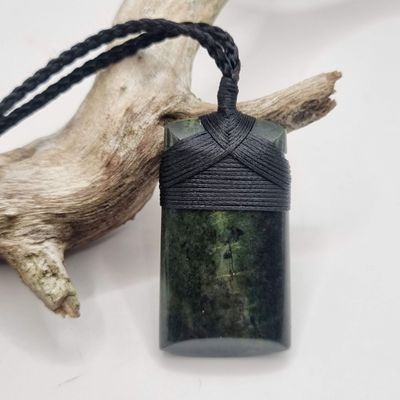 NZ Greenstone Pounamu Toki Necklace RT466