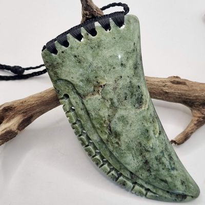 NZ Greenstone XXL Rei Niho Tooth Pendant - Pounamu  RRI 100