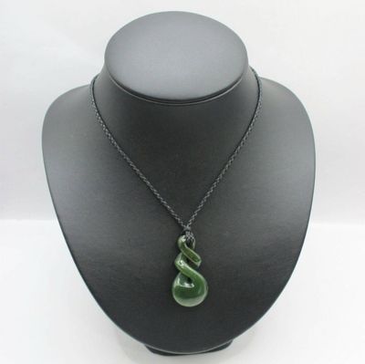 NZ Greenstone Pounamu Pikorua Double Twist Necklace  T61
