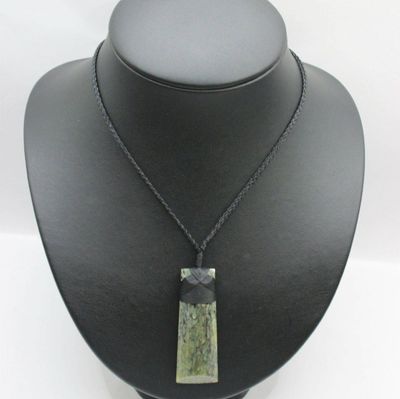 New Zealand Greenstone Pounamu Toki Necklace IN 007