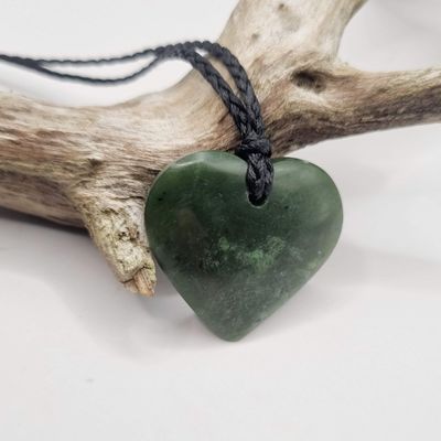 New Zealand Greenstone Pounamu Heart Necklace SM 050