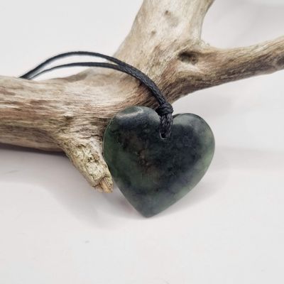 New Zealand Greenstone  Pounamu Heart Necklace SM 0060