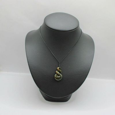 NZ Greenstone Pounamu Pikorua Double Twist Necklace  JT480