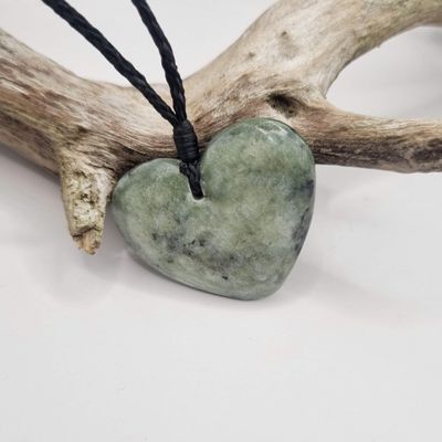 New Zealand Greenstone South Westland Pounamu Heart Necklace  SW70