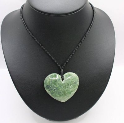 New Zealand Greenstone Kawakawa Pounamu Heart Necklace   KAWR090