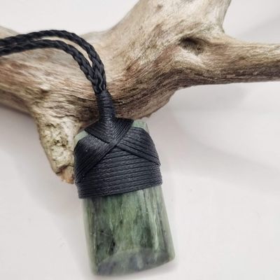 New Zealand Greenstone Pounamu Toki Necklace  MT06