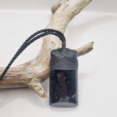 New Zealand Greenstone Pounamu Toki Necklace  RTW004