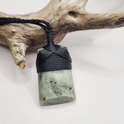 New Zealand Greenstone Pounamu Toki Necklace  MT08