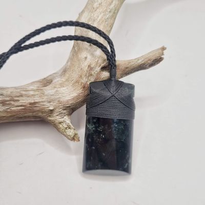 New Zealand Greenstone Pounamu Toki Necklace  RTW005