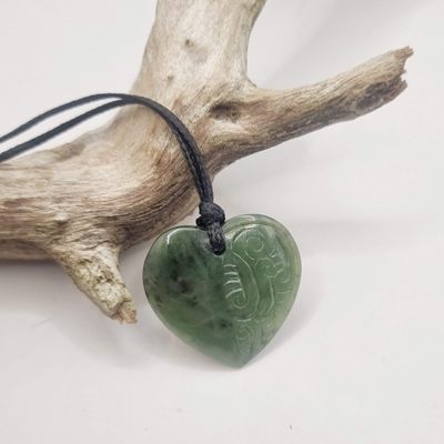 NZ Greenstone Pounamu Heart Necklace    HS171