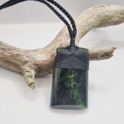 NZ Pounamu Hei Toki Necklace RT400