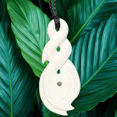 New Zealand Carved Pikorua Twist Cow Bone Necklace   Large M300