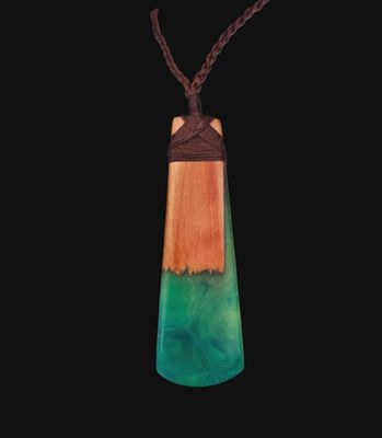 Macrocarpa Pendant