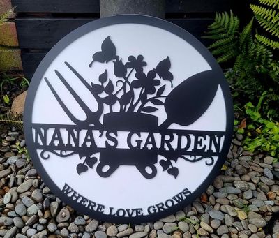Nana&#039;s garden plaque (Design 1)