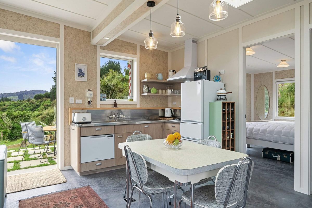 Kapiti Accommodation, Brand New Farm Stay Cottage Retreat | Kapiti Retreat