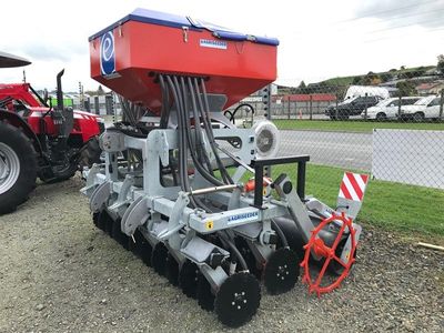 Erth Agriseeder Tillage And Seeding Waikato Tractors Ltd