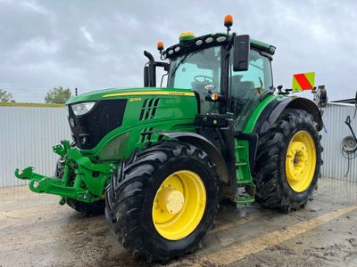 John Deere 6215R