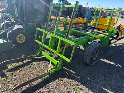 Read Sidewinder Trailed Bale Feeder