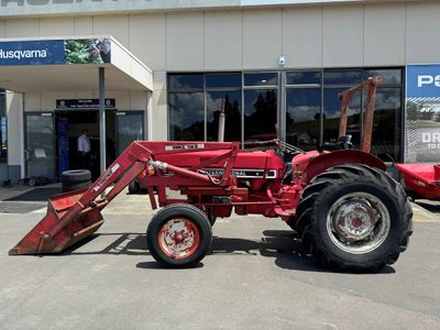 International 384 Tractor