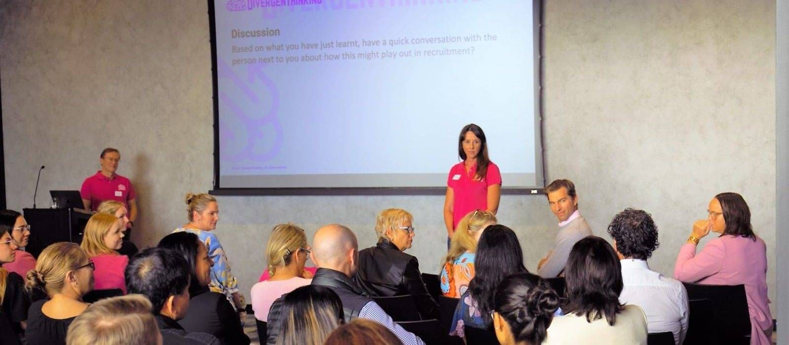 Natasya leading a DivergenThinking session