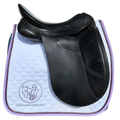 Peter Horobin Amazone Dressage 17.5&quot;, M