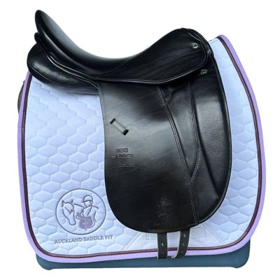 Stubben Maestoso Dressage 17.5&quot; M