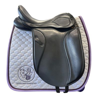 Fenmore Bella Dressage 17&quot; W