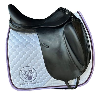 Prestige Helen-K Dressage 18&quot; 33